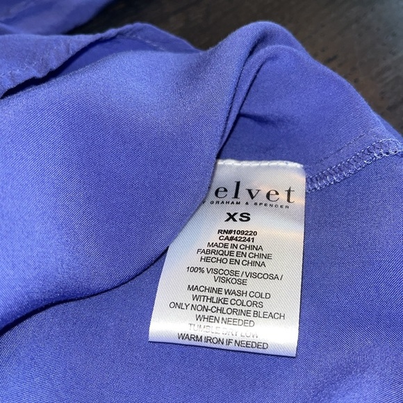 Velvet By Graham & Spencer Chelsey Challis Vneck Top Purple - Picture 8 of 10